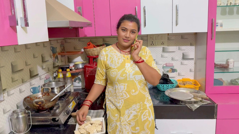 Hotty_ragini: My younger stepsister accidentally sent me her nude photo, I...