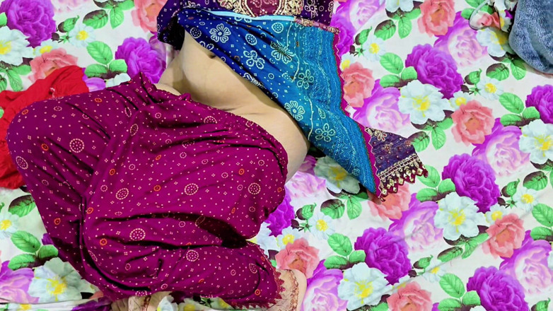 Faryal: Fingering the Pussy of Indian Bhabhi