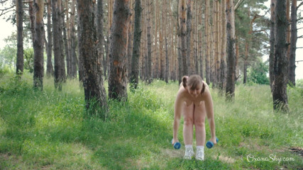 MILF Oxana: Knubbig MILF träning