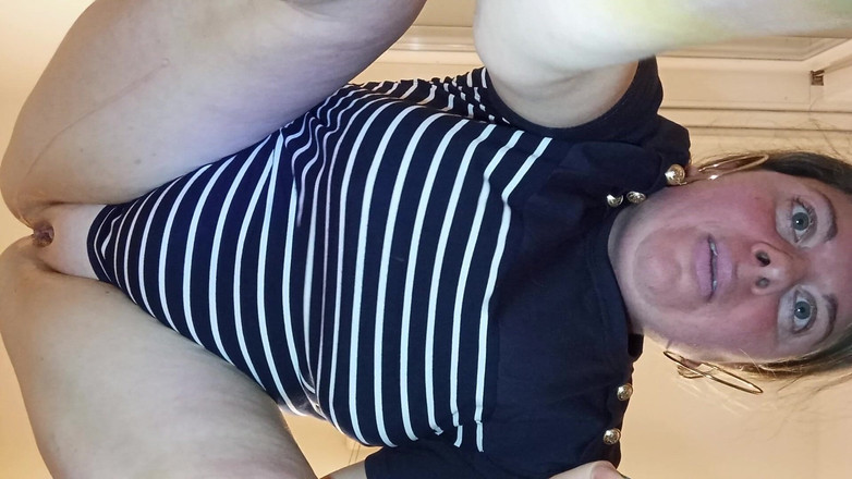 Lombada: Sexy macecha stříká čtyřikrát