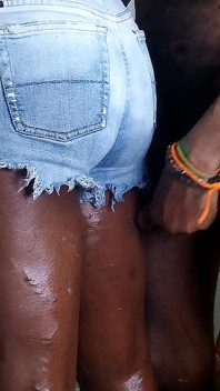Engrasando los muslos y el muslo de chocolate step-ma'z Sexxxy follando su 1nce otra vez