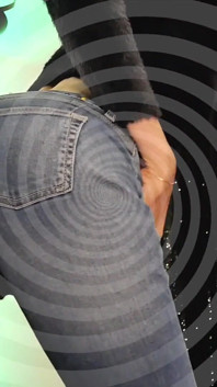 Dimakan oleh seluar jeans dan thong saya