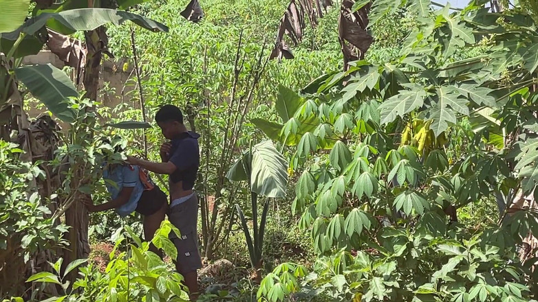 Amateur Teen Studio: Buď rychlá, aby nás nikdo chytil (v zákulisí)