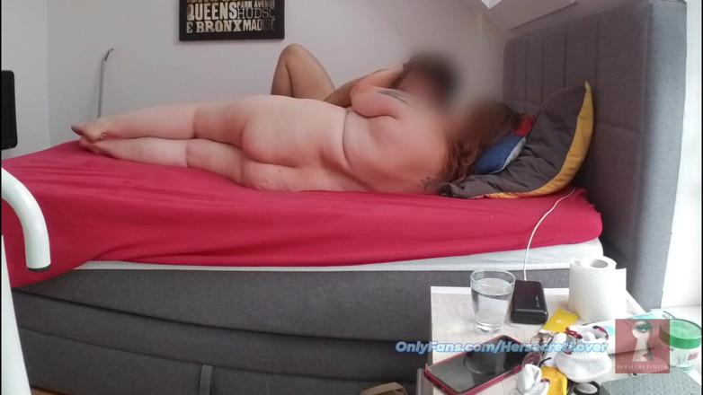 Hersecretlover: Geniş açıyor ve ucuz bir fahişe gibi kullanılıyor