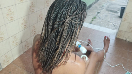 Lily Slav: Mazoşist köle raptiye üzerinde yatarken orgazm oluyor