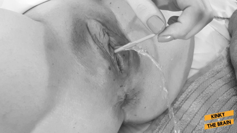 Kinky N the Brain: 我的第一次发声 +通过小便