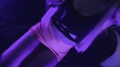 荡妇娘腔故事心灵操 - 酒吧的家伙