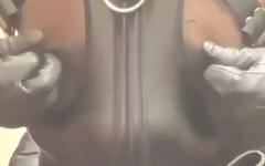 Black smoking muscle stepdad: BBC Latex, Enge Titten, Bloßgestellt, Singlet, Nippelspiel, Edging Mit Sperma