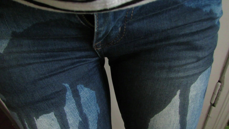 SexyAnka: यह आपके लिए है। इसे मेरे पैरों से चाटो।