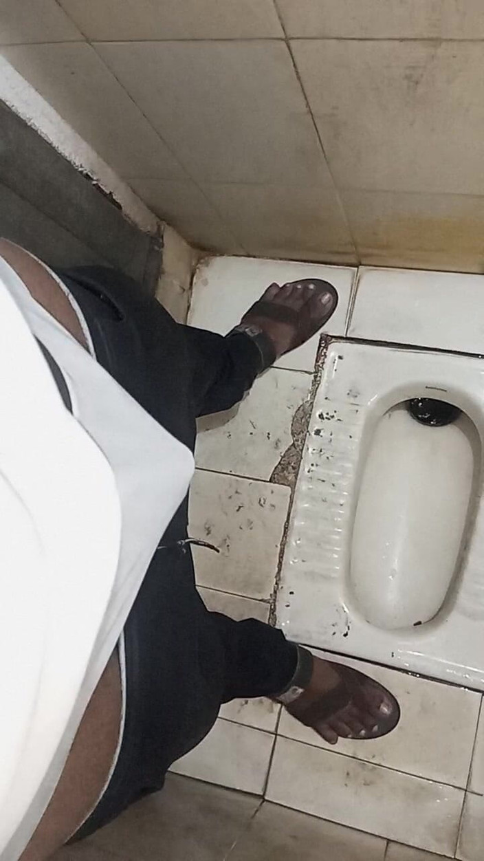 Sweet Indian cock: Indischer junge masturbieren im freien mit großem schwanz