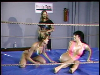 Girls of Desire: Sexy děvky zápasí v oleji