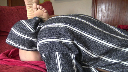 Souzan Halabi: Cezayirli üvey oğluna onu yalamasını söylüyor