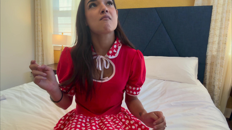 Kink in Time: Zara's Sultry '50s Fantasy 4K POV Devouring Desire Awaits!