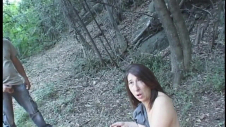 Real Home Made: Veronica liebt es, zwei schwänze in den wald zu nehmen -...