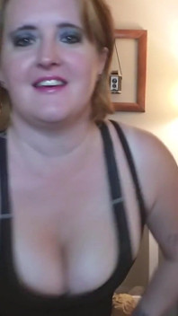Salto nos peitos do sutiã esportivo leva a tittyfuck