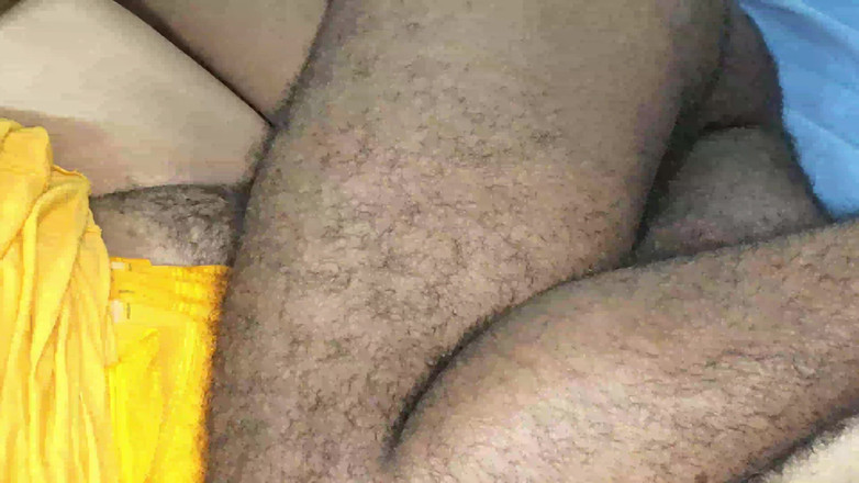 Desistar: Znajduję moją napalona macochę w pokoju porno w Indiach