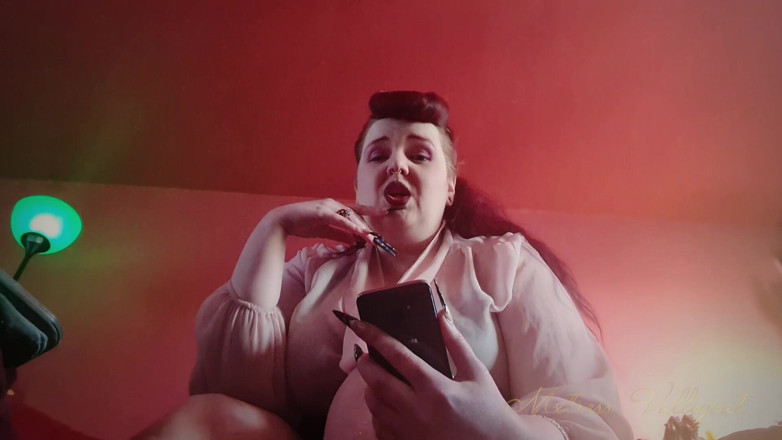 Mxtress Valleycat: Barefoot Giantess Bullies Freshman
