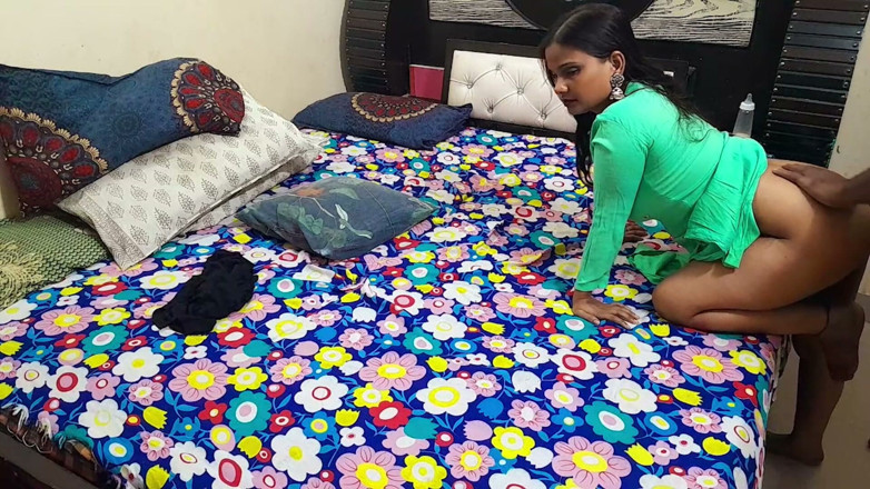 Hot Indian Aunty: 大屁股印度阿姨淫荡的天黑后重口味性爱