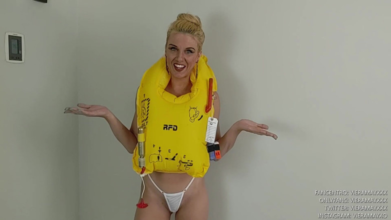VieraMayXXX: Gonfiazione di emergenza bikini con salvagente