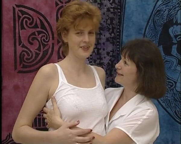 YOUR FIRST PORN: Anne &amp; Janine - Reife muttis kommen Laut - Anne &amp; janine - reife mütter...
