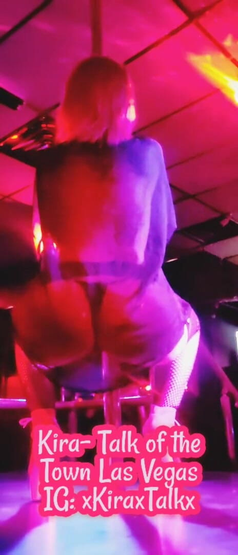 X_Asphxyia_X: Stripperiță din Las Vegas , set fără sutient în scenă