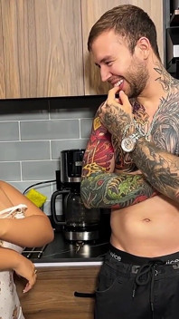 Mia Sorellastra Non Sa Cucinare E Le Do Il Mio Cazzo Da Cibo - Naty Delgado & Brian Evansx