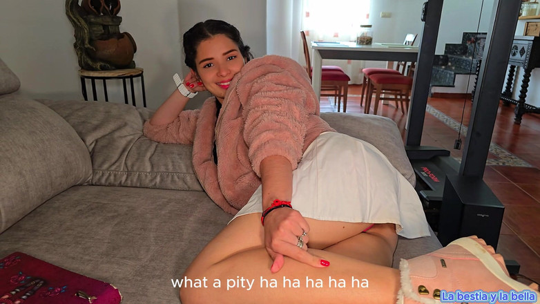 Labestiaylabella: ホットなティーンのお願いと引き換えに、ハードコアなセックスと深いフェラチオ