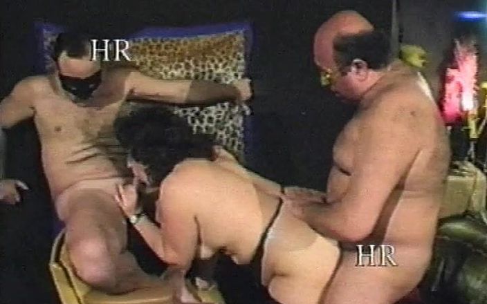 Hans Rolly: Isabelle d'Amérique du Sud joue dans des vidéos porno qui...