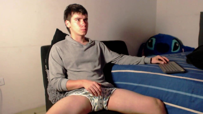 Icyhot707: Latino Con Delizioso Cazzo Lungo 18 Cm