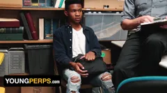 Young perps - il ragazzo nero giocherellona darien foster viene dominato da un ufficiale lp per uscire dai guai