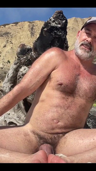 Nackte dehnung am strand