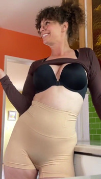 Heiße ehefrau dich über gesichtsbesichtige