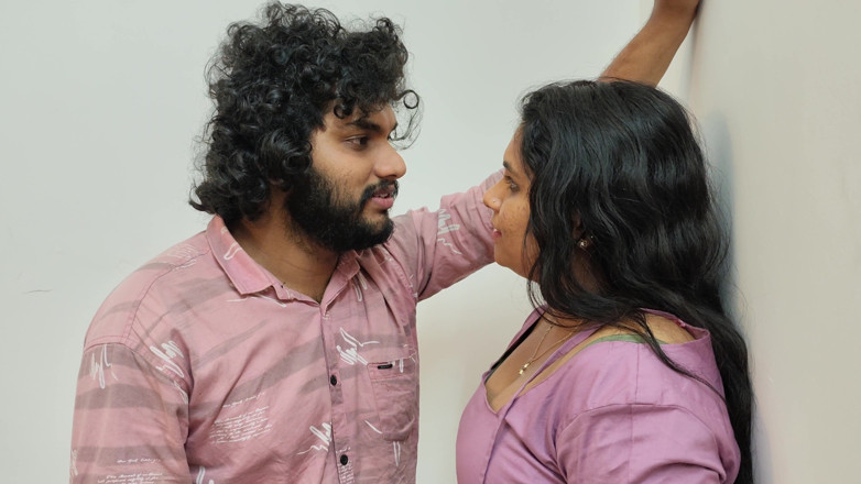 Vaigavarun45: Stranger Boy Enters a Unknwon Girl House and Doing Hot...