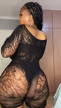 BBW Squirts Masturbating & Stripteasing
