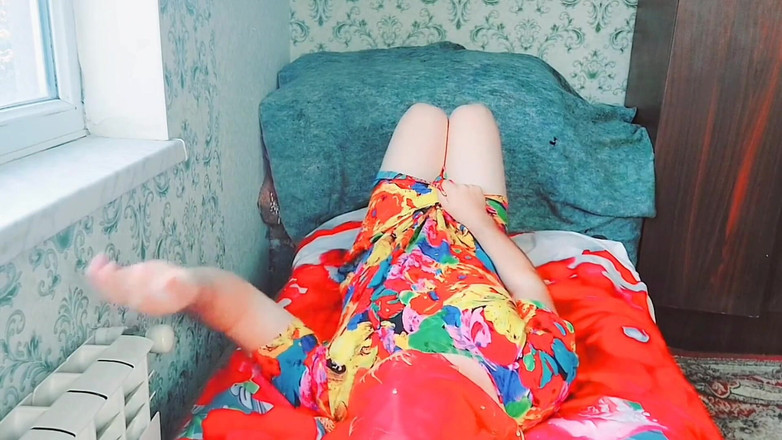 Kitty_Cross: Gran culo blanco mariquita crossdresser lady boy vestido morado