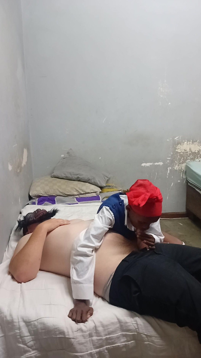 hothouse18xxx: Awek kolej 18 tahun menghisap ayah tirinya sebelum kelas