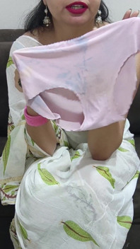 Mẹ kế Ấn Độ bị con trai kế đụ với cuộc nói chuyện tục tĩu trong khi bố ra khỏi nhà