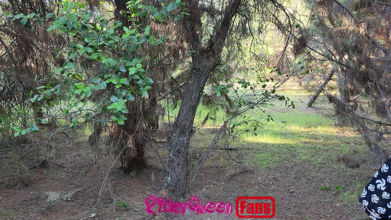 Riderqueen BBW Step Mom Latina Ebony: Riderqueen alleen, buitenshuis, fanvideo's