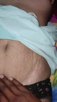 Bhabhi desi pepek ketat dalam pakaian malam dikongkek keras oleh adik ipar dalam audio Telugu