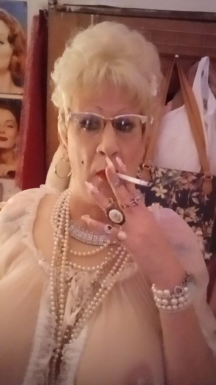 Mshollbrook: 란제리의 따뜻한 밤