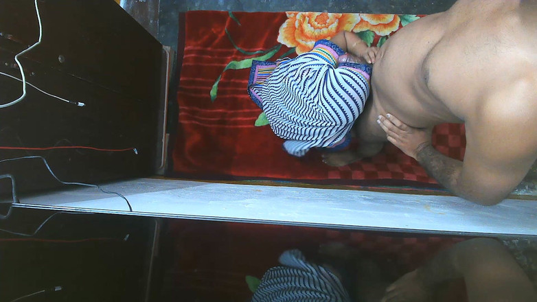 Busty Banuu: Брудна покоївка