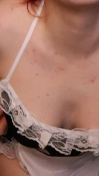 แม่บ้านซุกซนเล่นกับรูตูด