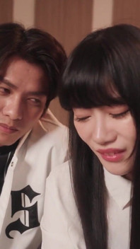 Ye Chenxin Cheats on Her Boyfriend with a Twist
