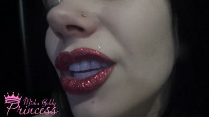 Goddess Misha Goldy: Brillo rojo en mis grandes labios instrucciones de paja