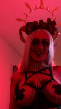 Minthe Demon zuigt en neukt de ziel uit je