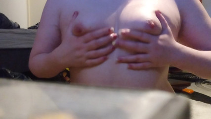 Bunnybeany: Bunnybeany si hraje se svými malými kozami