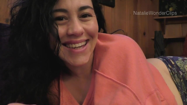 Natalie Wonder: Menghisap dan berkongkek untuk mendapatkan pancutan mani hangat awak