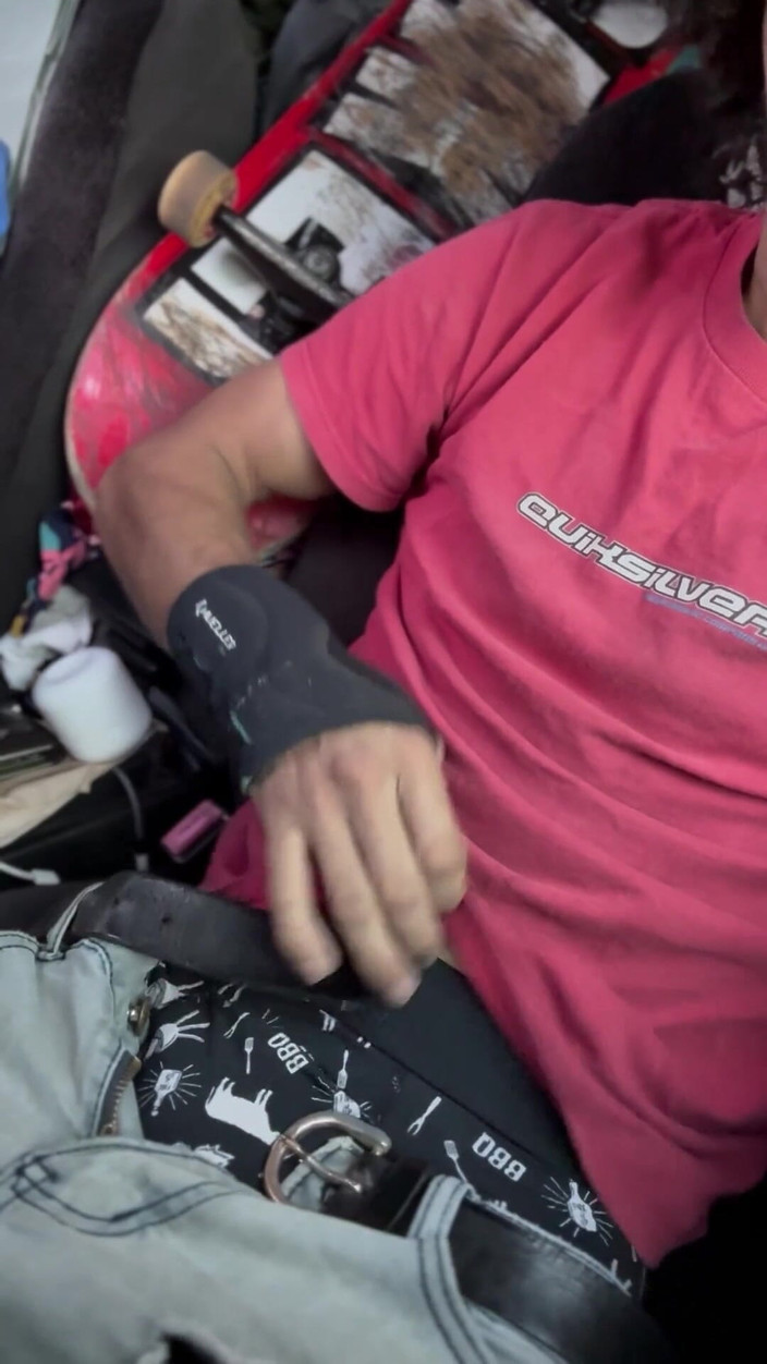 Stringin69: POV, bordure douce à dure dans la voiture jusqu’à ce que...