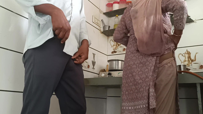 Bhabhi UP: 부엌에서 바비 지와 함께 즐기는 재미