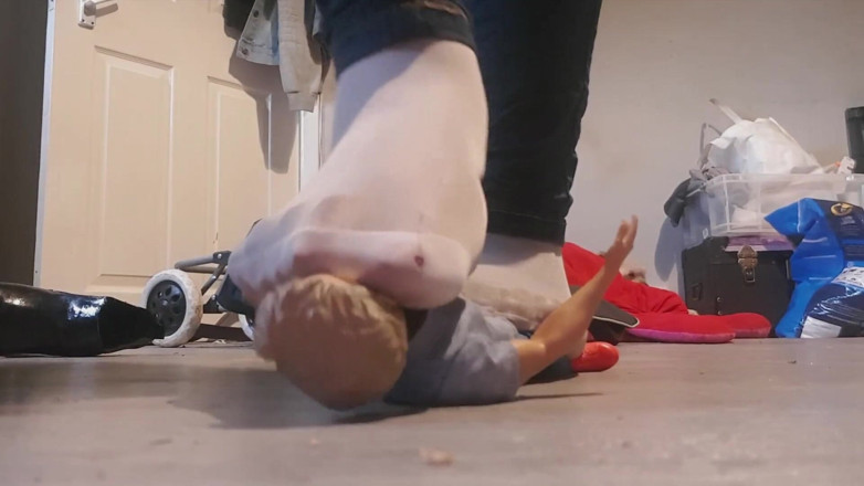 Simp to my ebony feet: Giantess destroying dolls
